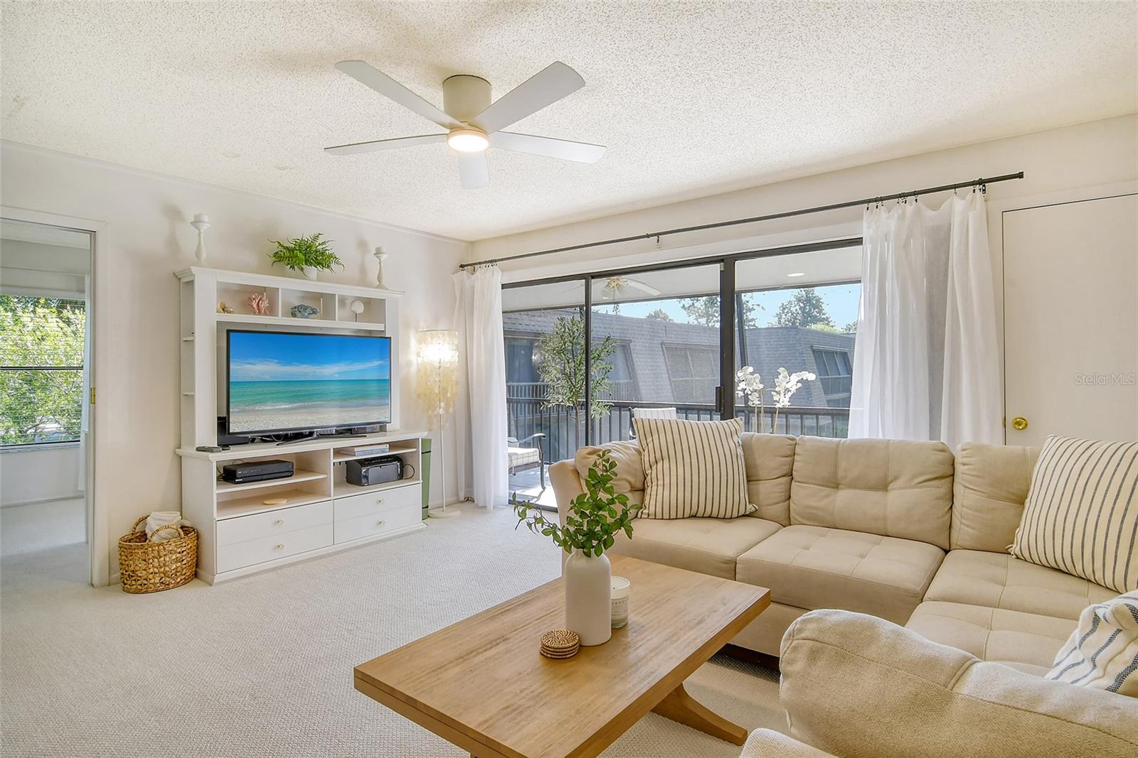 PINEBROOK HOLLOW - Residential Lease