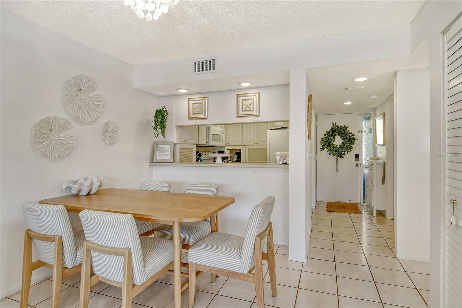 PINEBROOK HOLLOW - Residential Lease