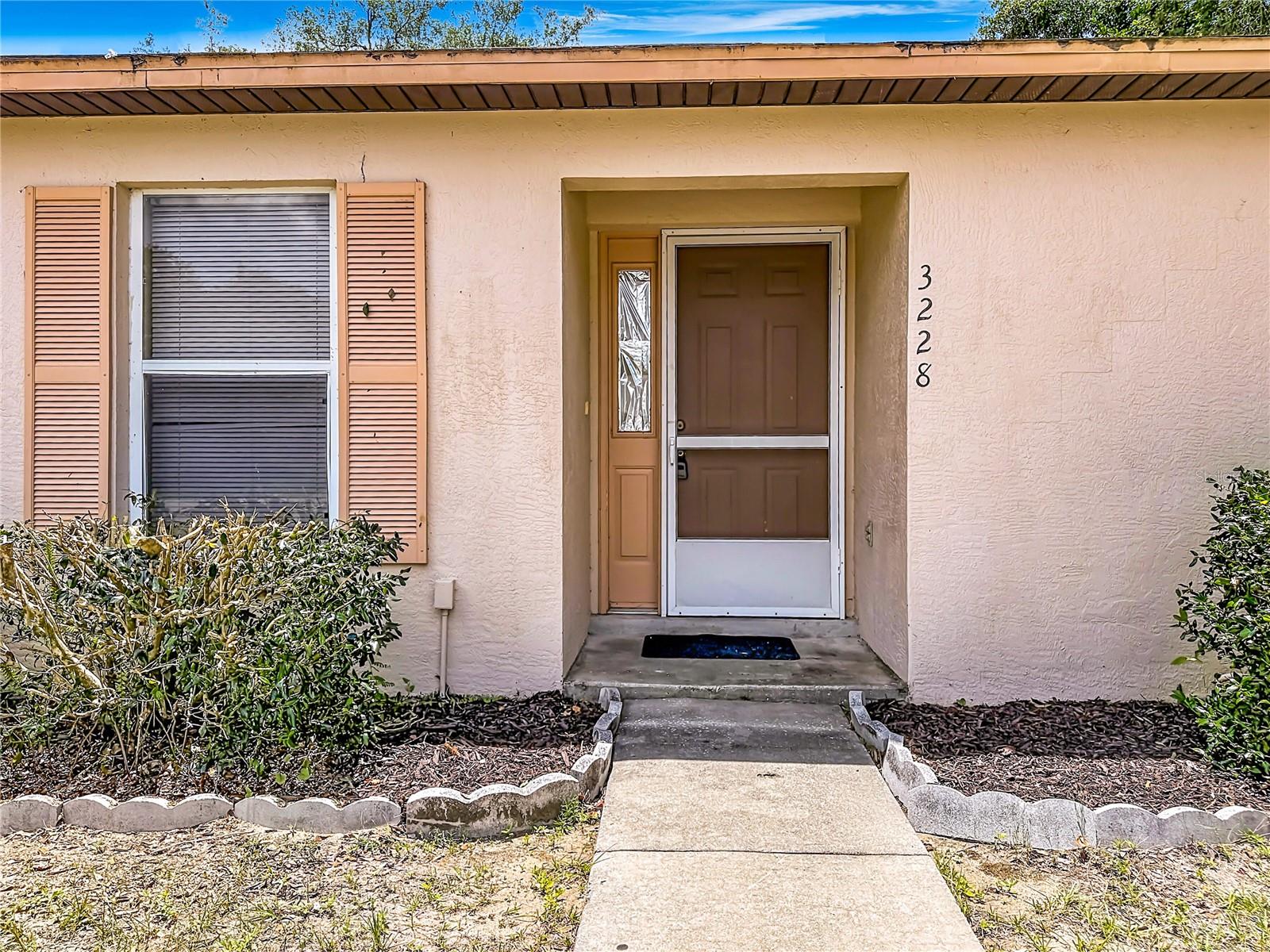 3228 COURTNEY DRIVE