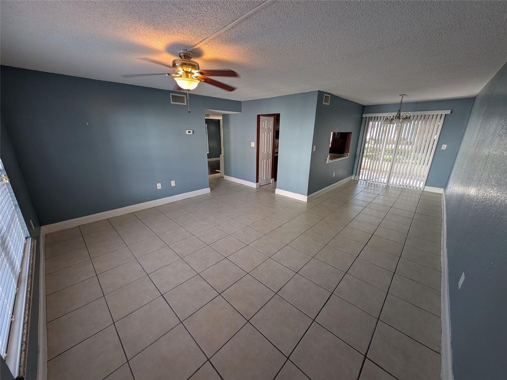 Photo of 2564 SE 15th Avenue #E, Ocala, FL 34471 (MLS # OM715848)