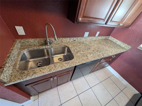 Tiny photo for 2564 SE 15th Avenue #E, Ocala, FL 34471 (MLS # OM715848)