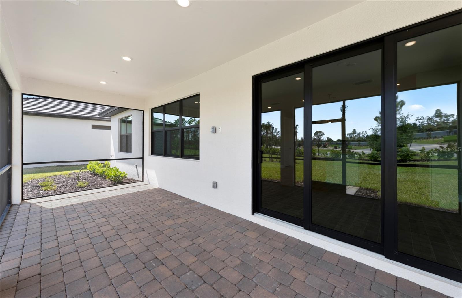 ARBOR OAKS AT THE WOODLANDS - Residential