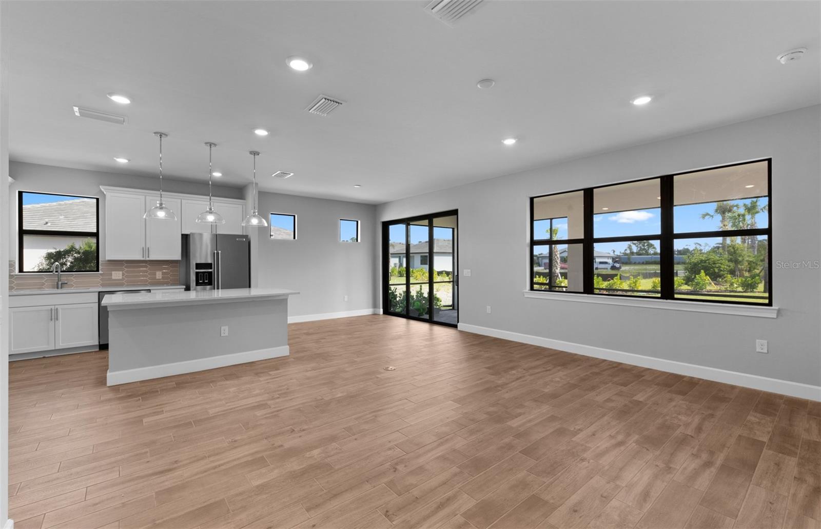 ARBOR OAKS AT THE WOODLANDS - Residential