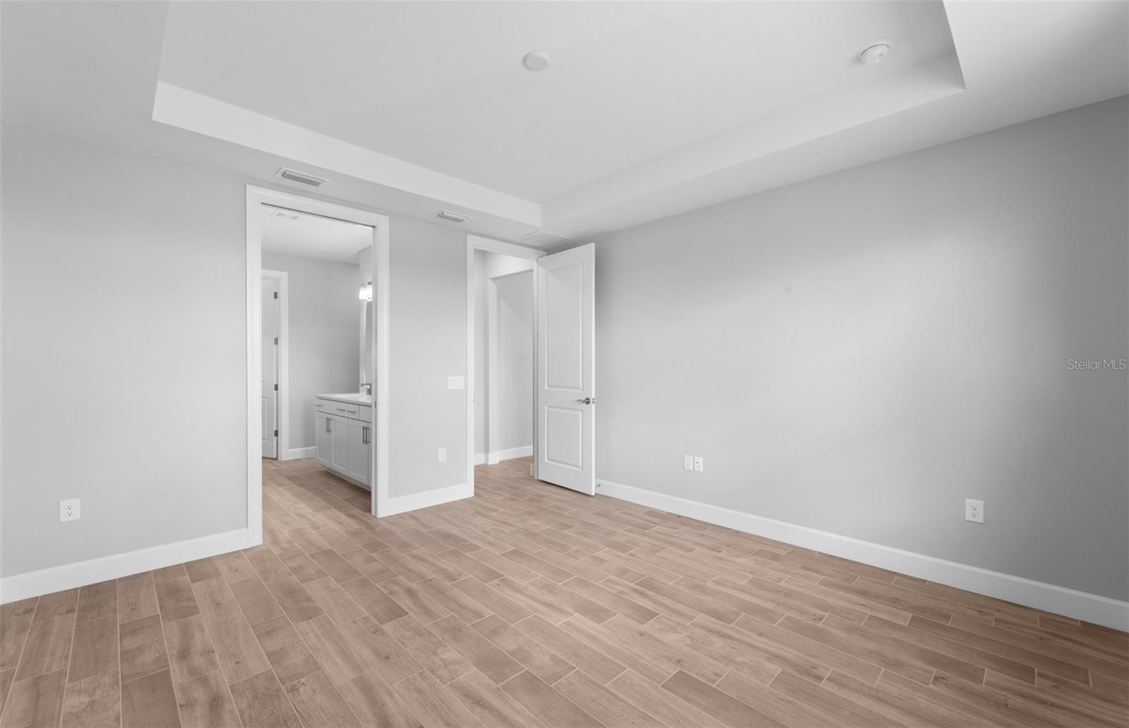 ARBOR OAKS AT THE WOODLANDS - Residential