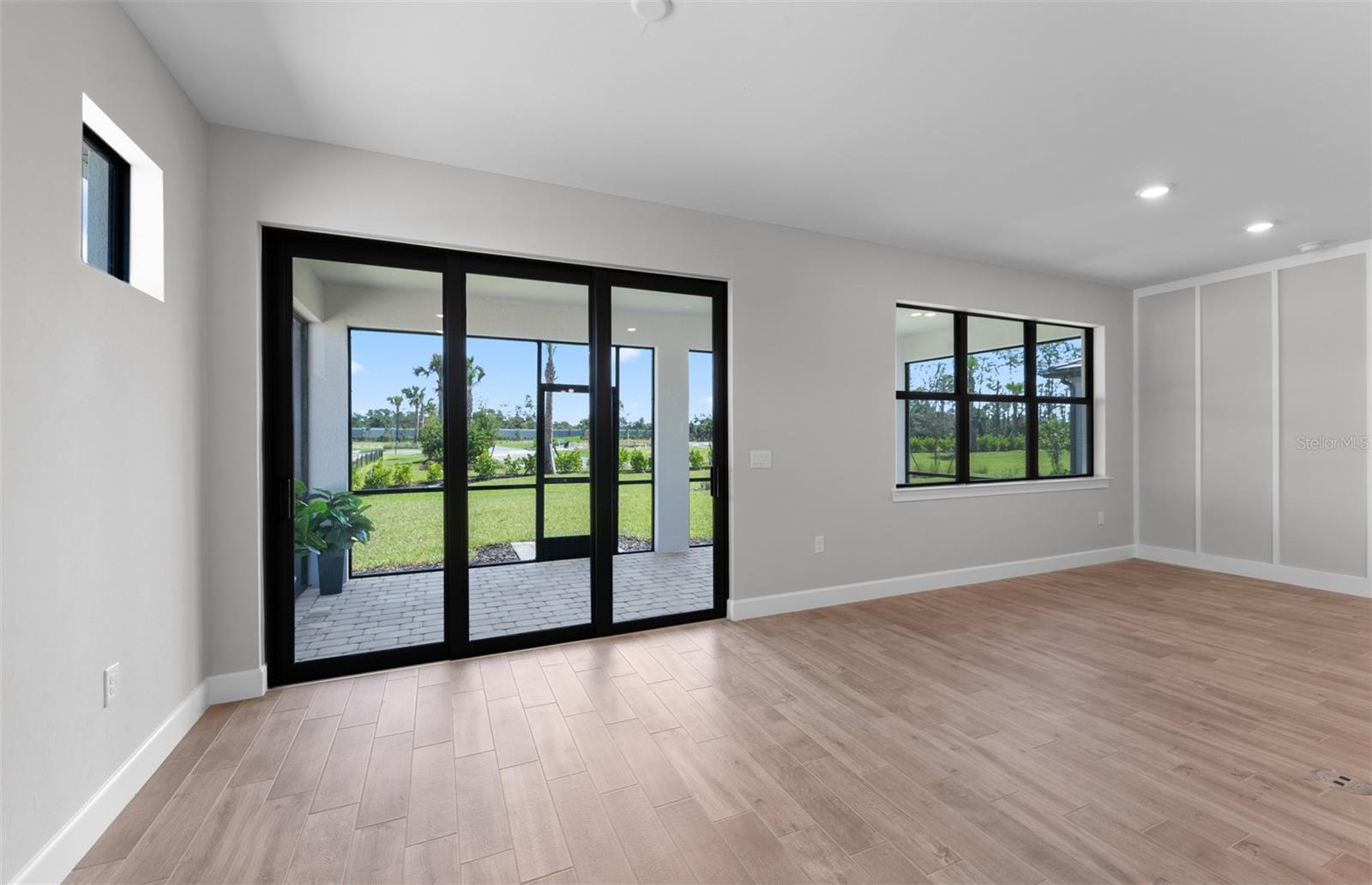 ARBOR OAKS AT THE WOODLANDS - Residential