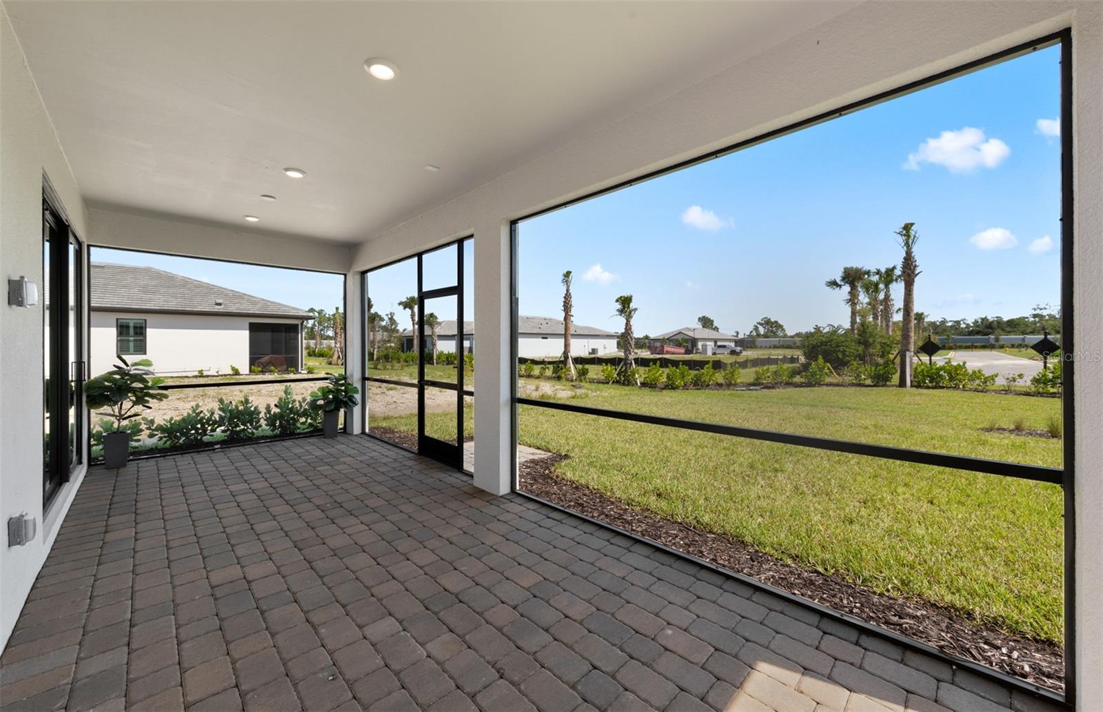 ARBOR OAKS AT THE WOODLANDS - Residential