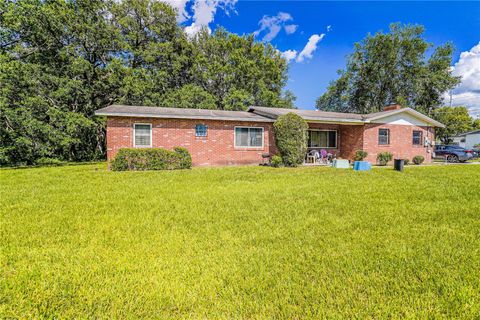 A home in WINTER HAVEN