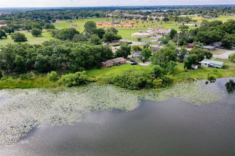 A home in WINTER HAVEN