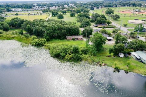 A home in WINTER HAVEN