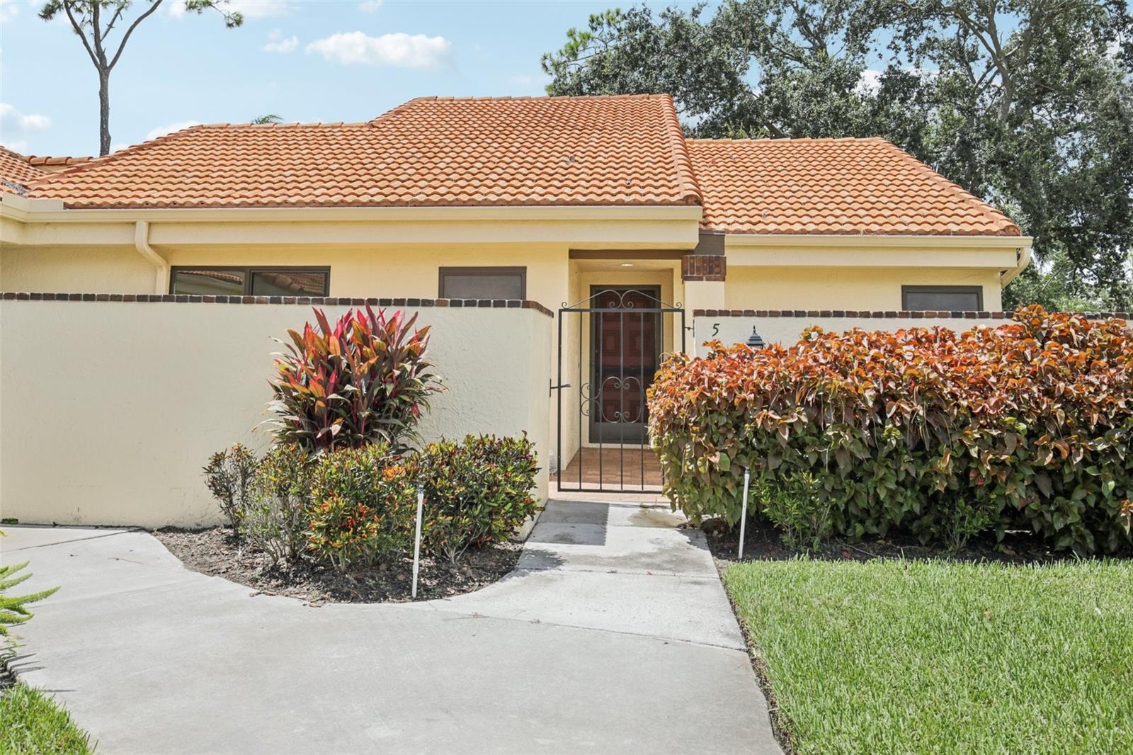 5387 HUNTINGWOOD COURT 4