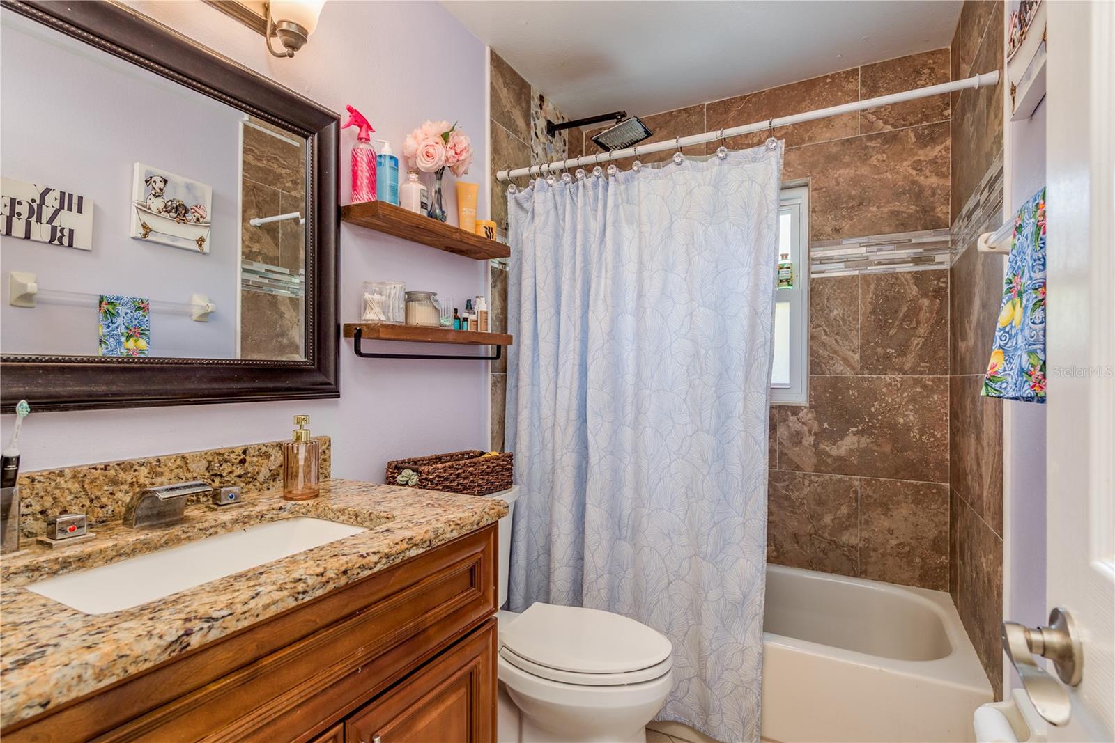 COUNTRY RUN UNIT 1 - Residential