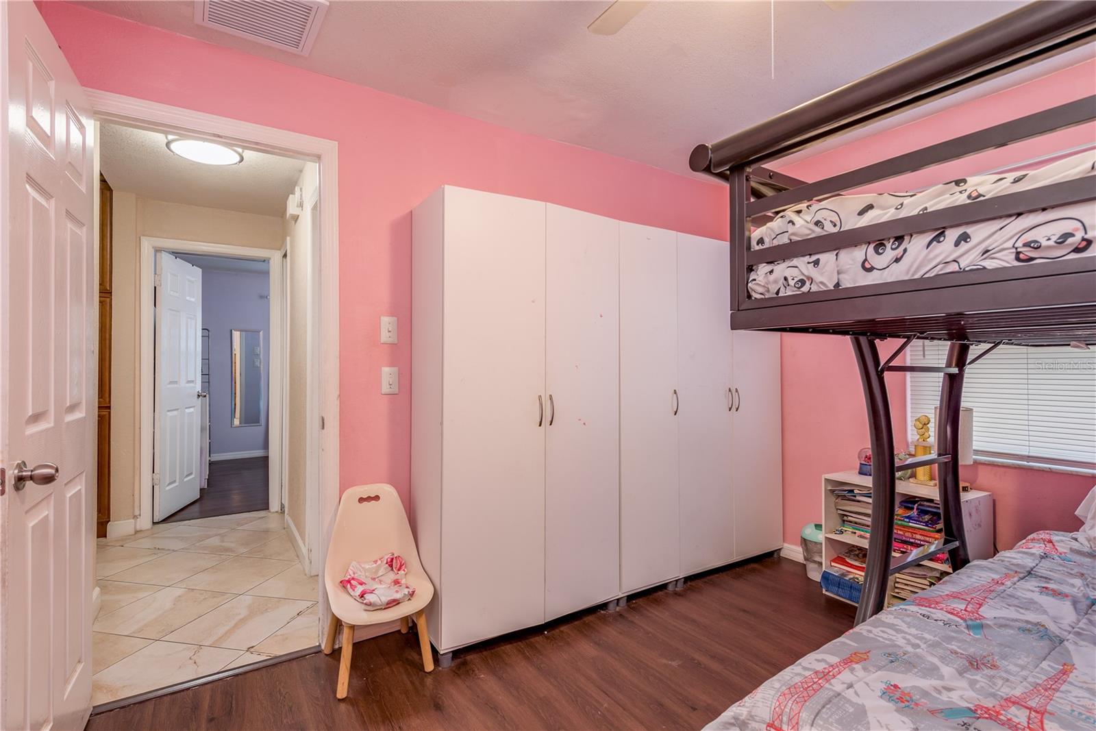 COUNTRY RUN UNIT 1 - Residential