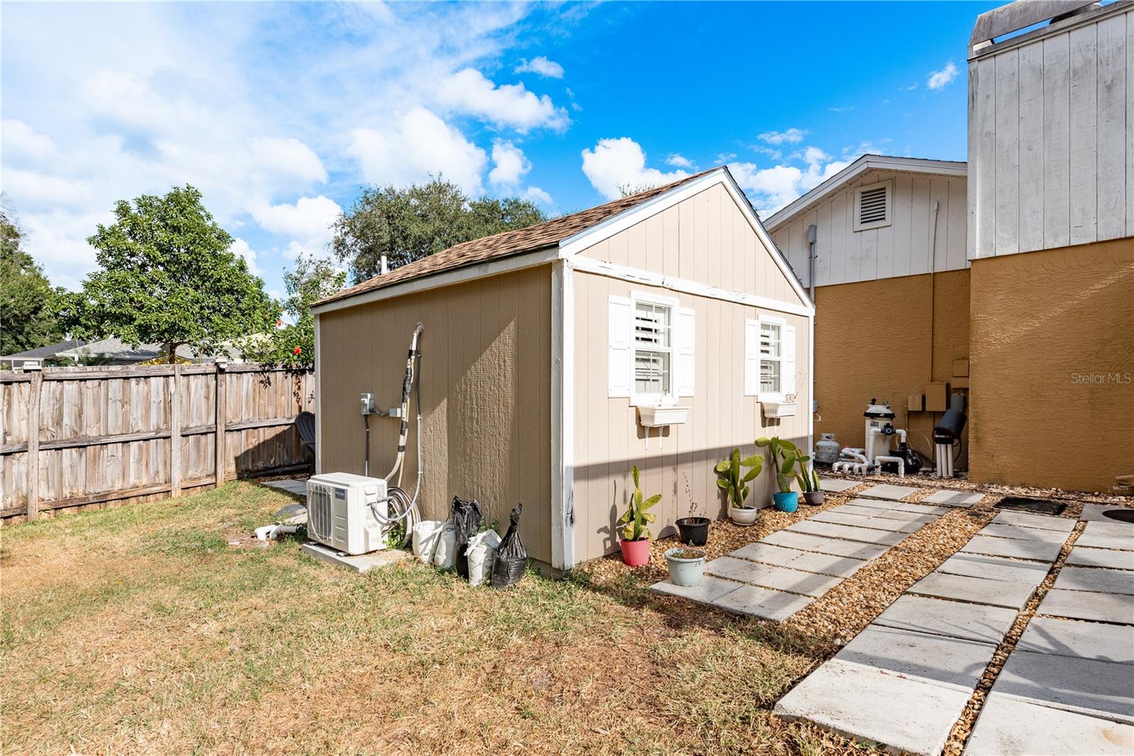 COUNTRY RUN UNIT 1 - Residential