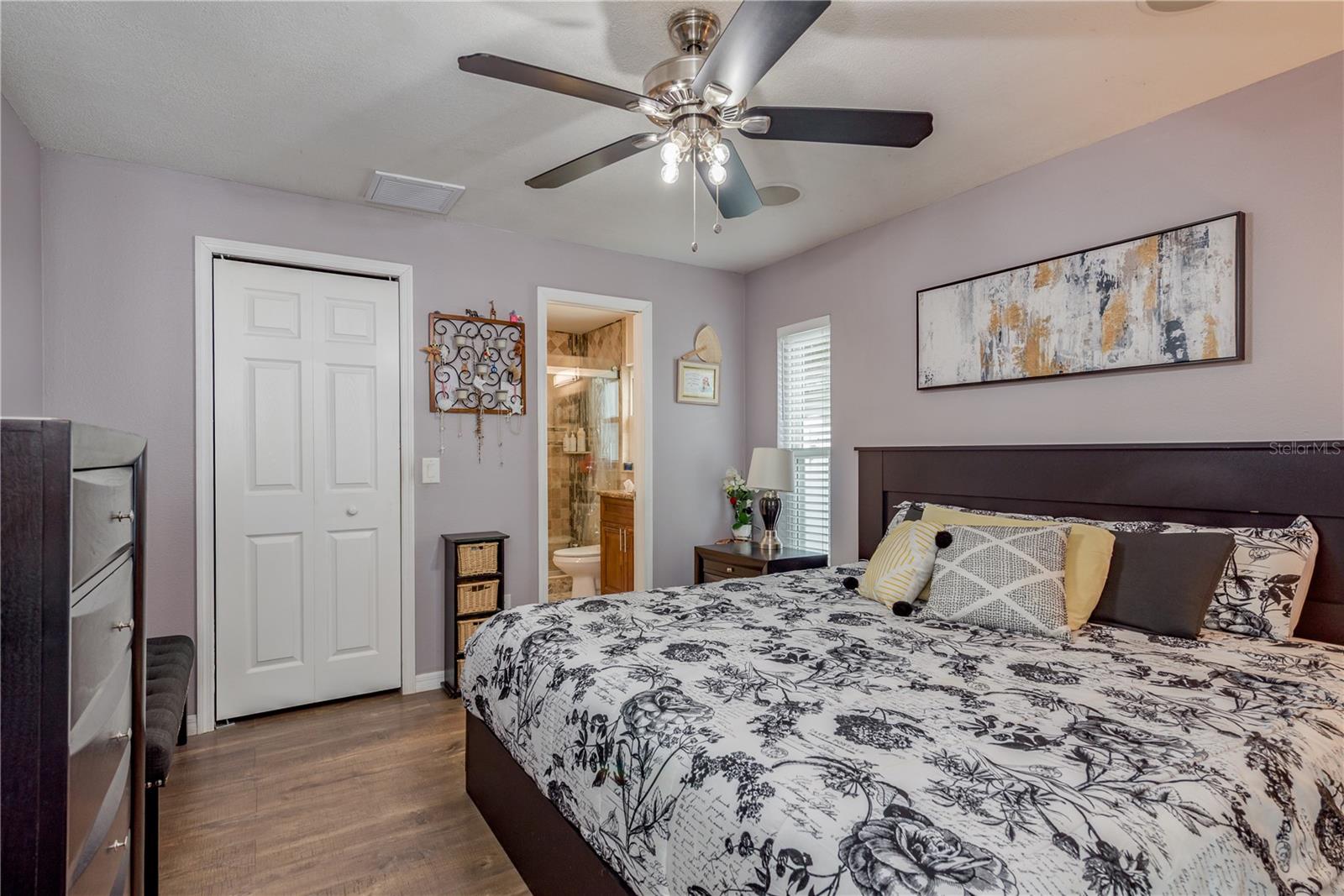 COUNTRY RUN UNIT 1 - Residential