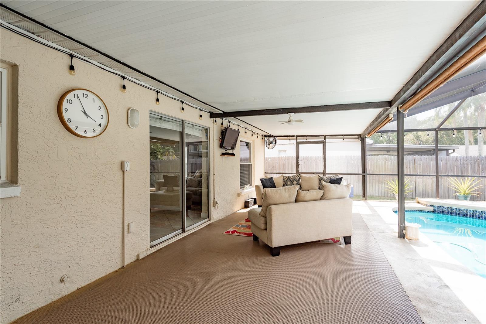 COUNTRY RUN UNIT 1 - Residential