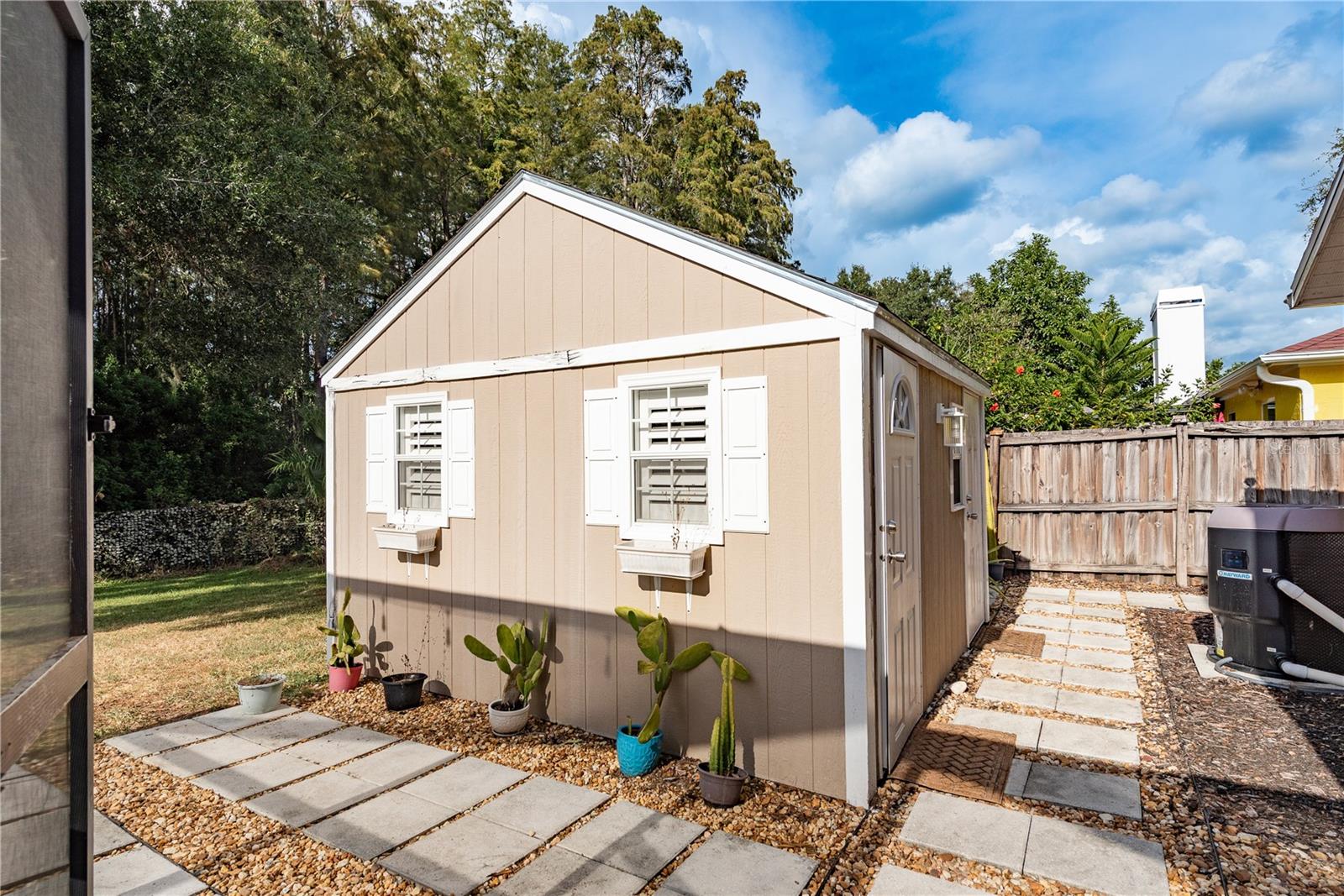 COUNTRY RUN UNIT 1 - Residential