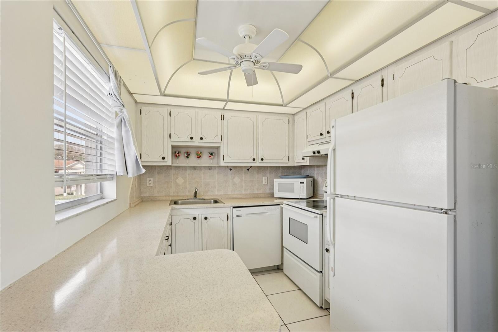 DORCHESTER B CONDO - Residential