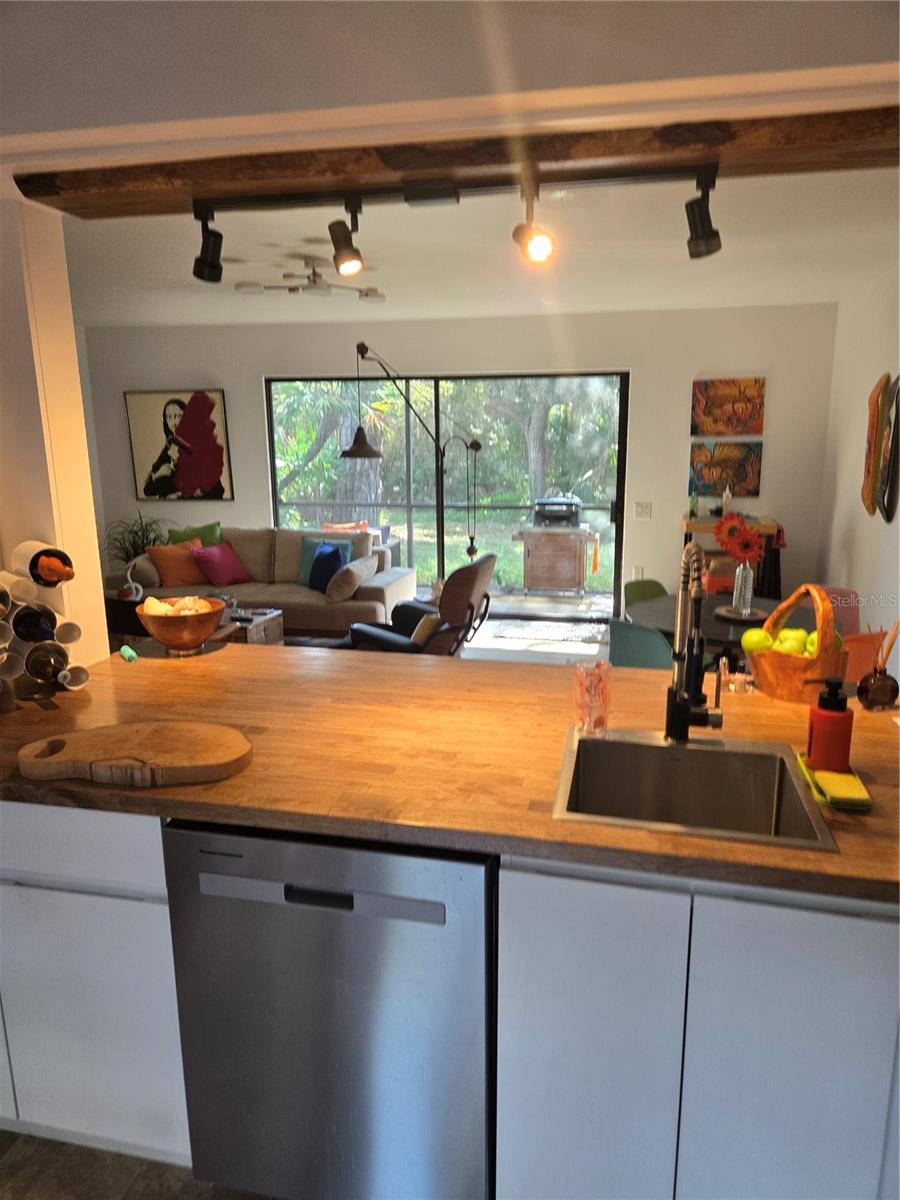 139 WOODLAND PLACE 139