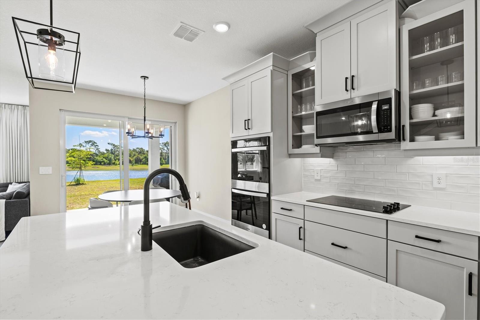 MAGNOLIA BAY - Residential