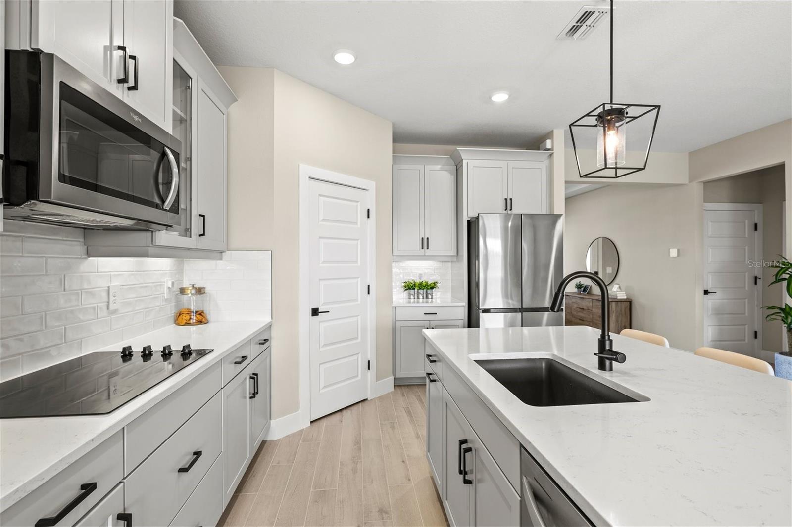 MAGNOLIA BAY - Residential