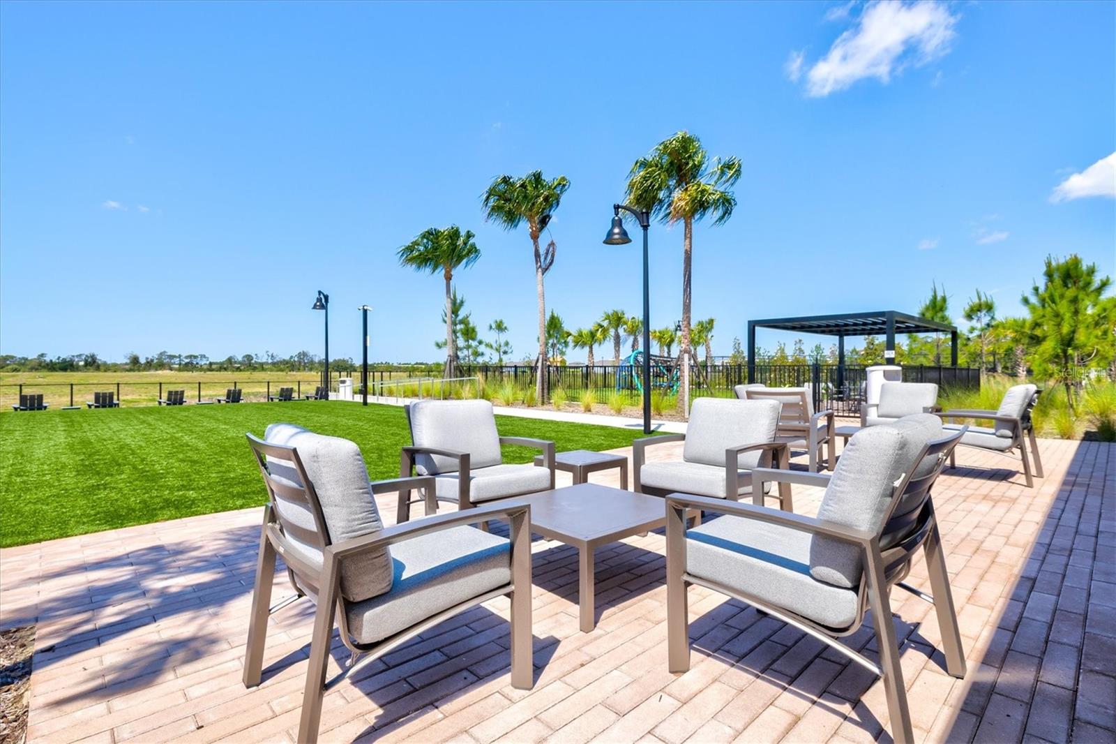 MAGNOLIA BAY - Residential