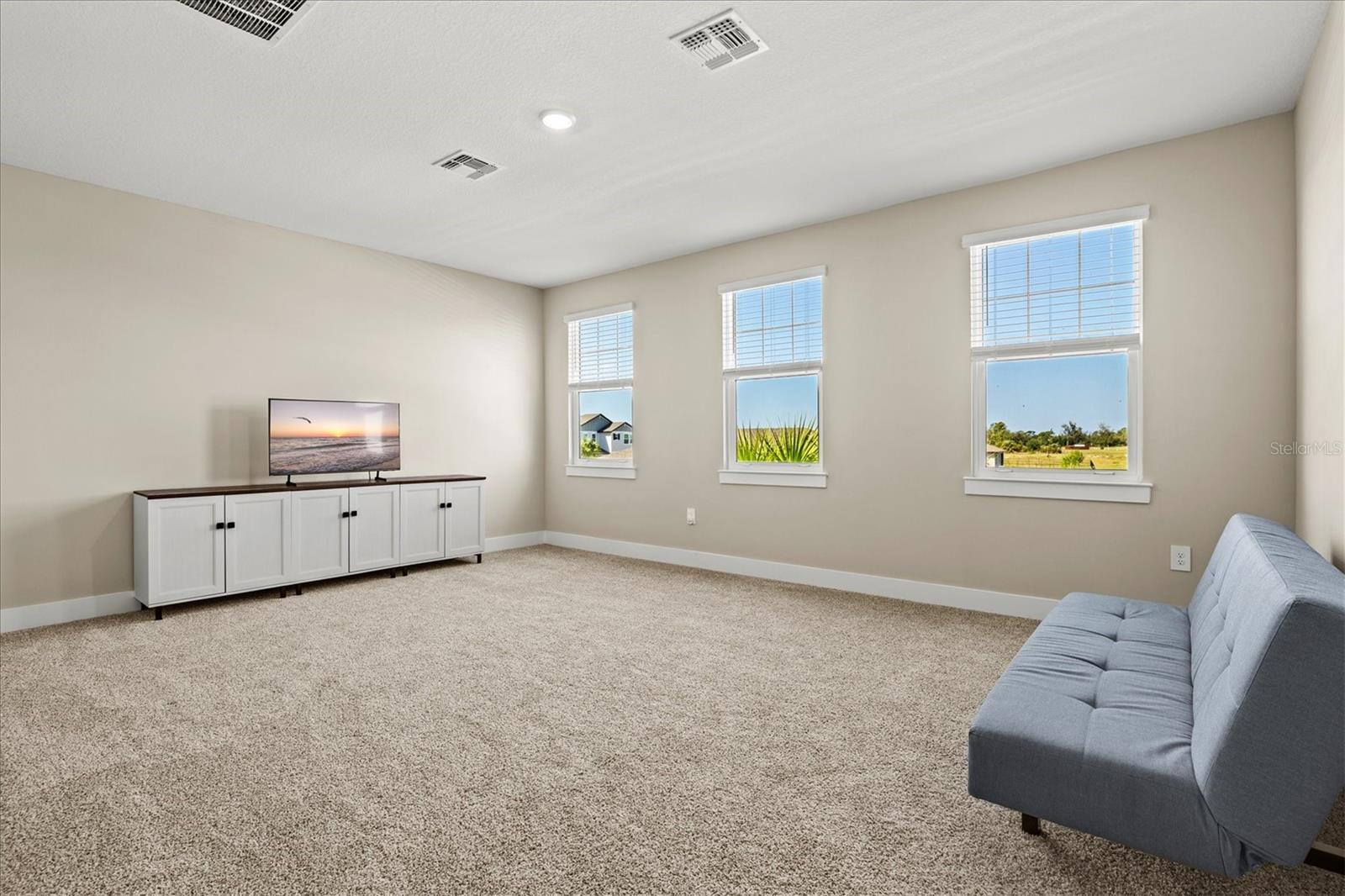 MAGNOLIA BAY - Residential