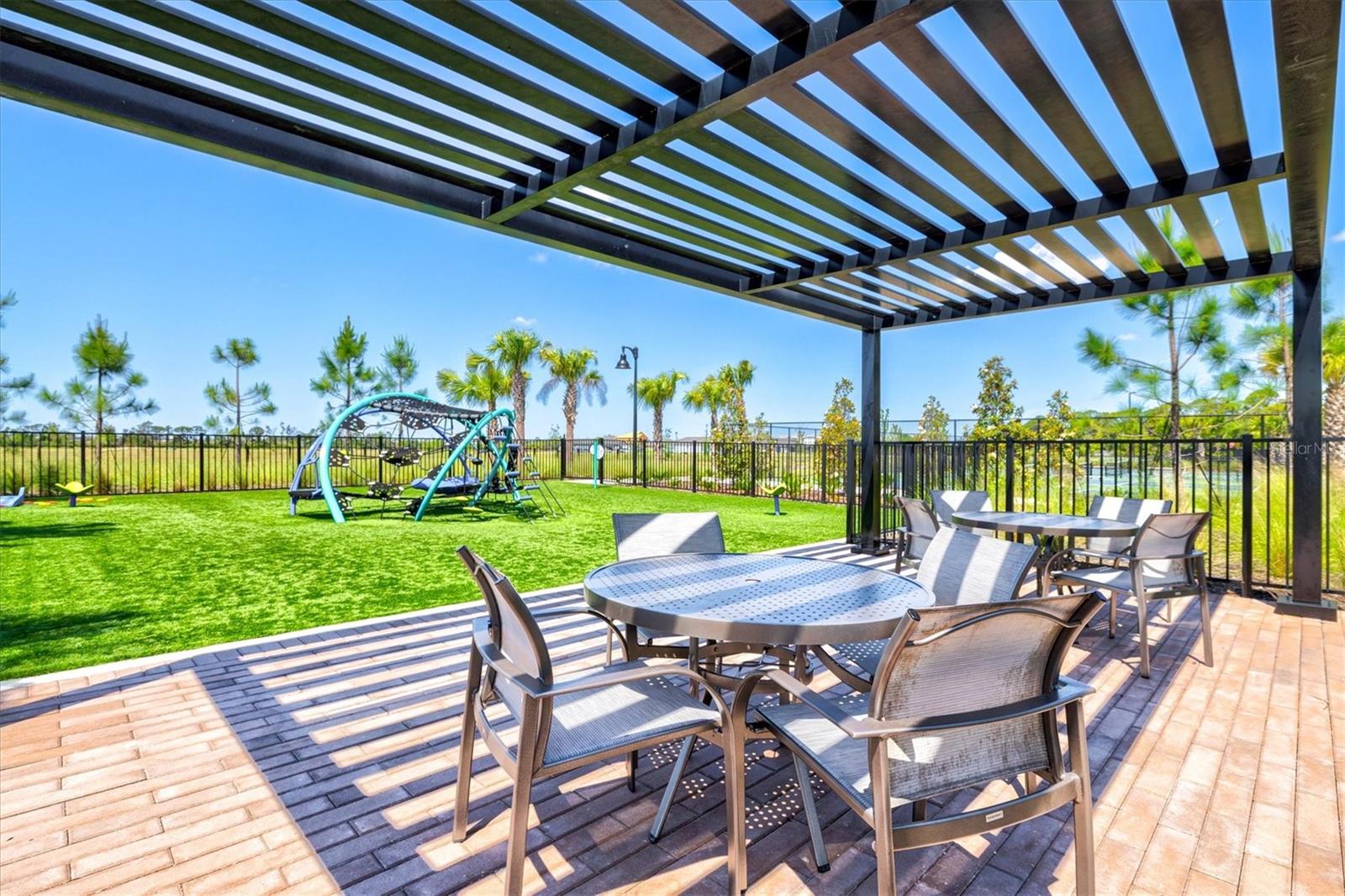 MAGNOLIA BAY - Residential