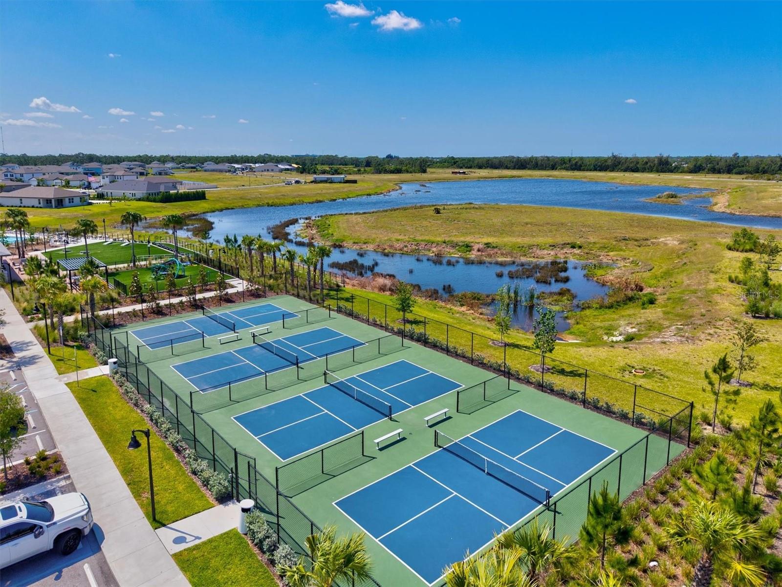 MAGNOLIA BAY - Residential