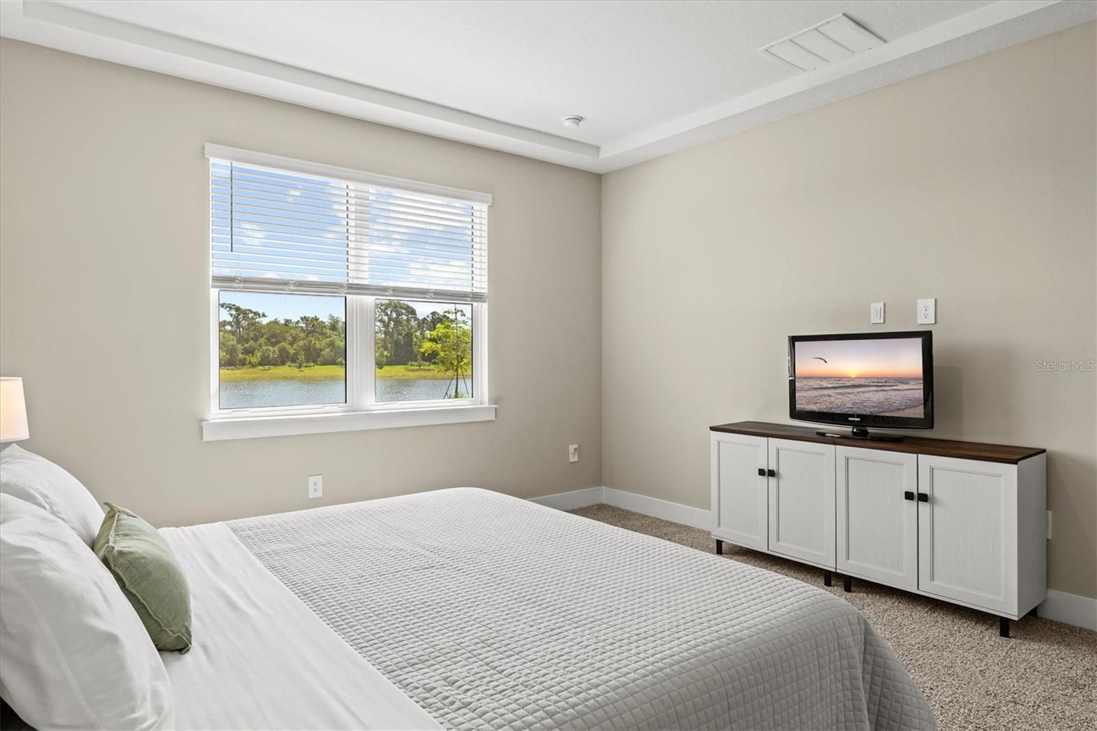 MAGNOLIA BAY - Residential