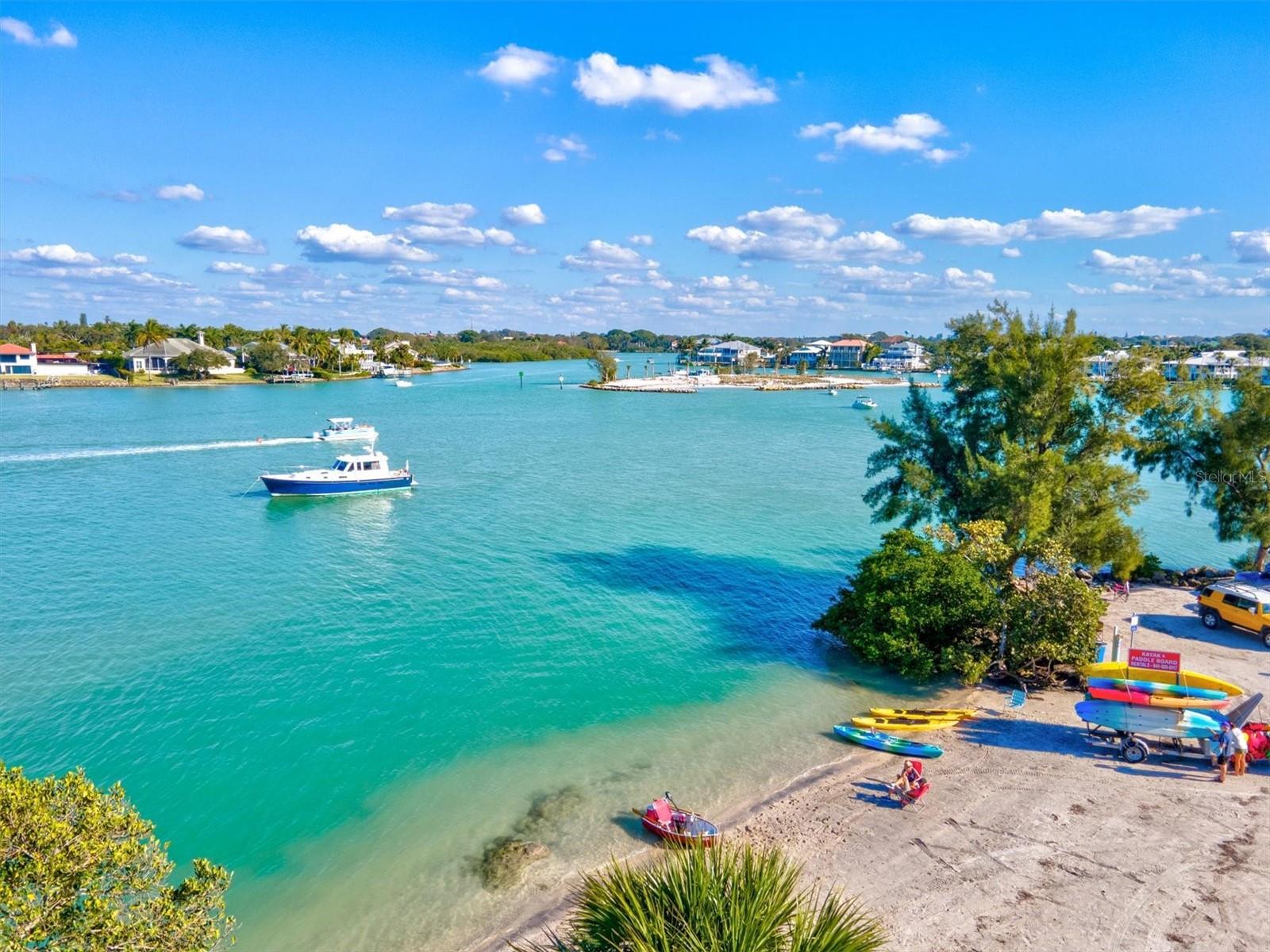 MAGNOLIA BAY - Residential