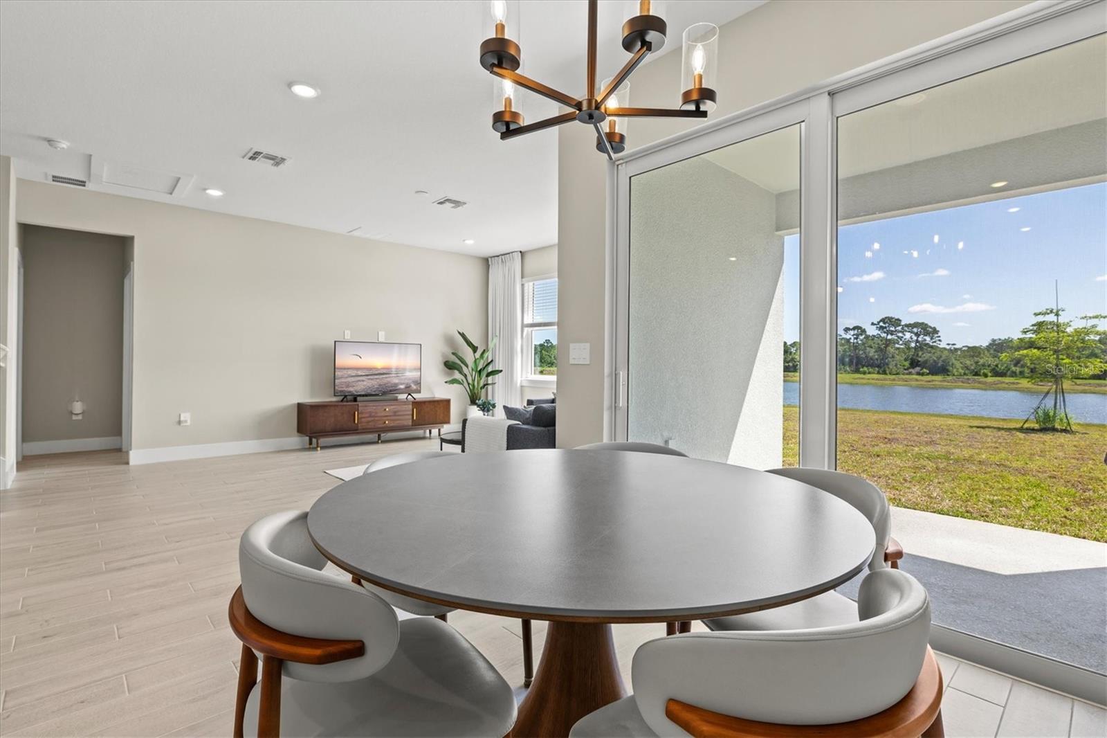 MAGNOLIA BAY - Residential