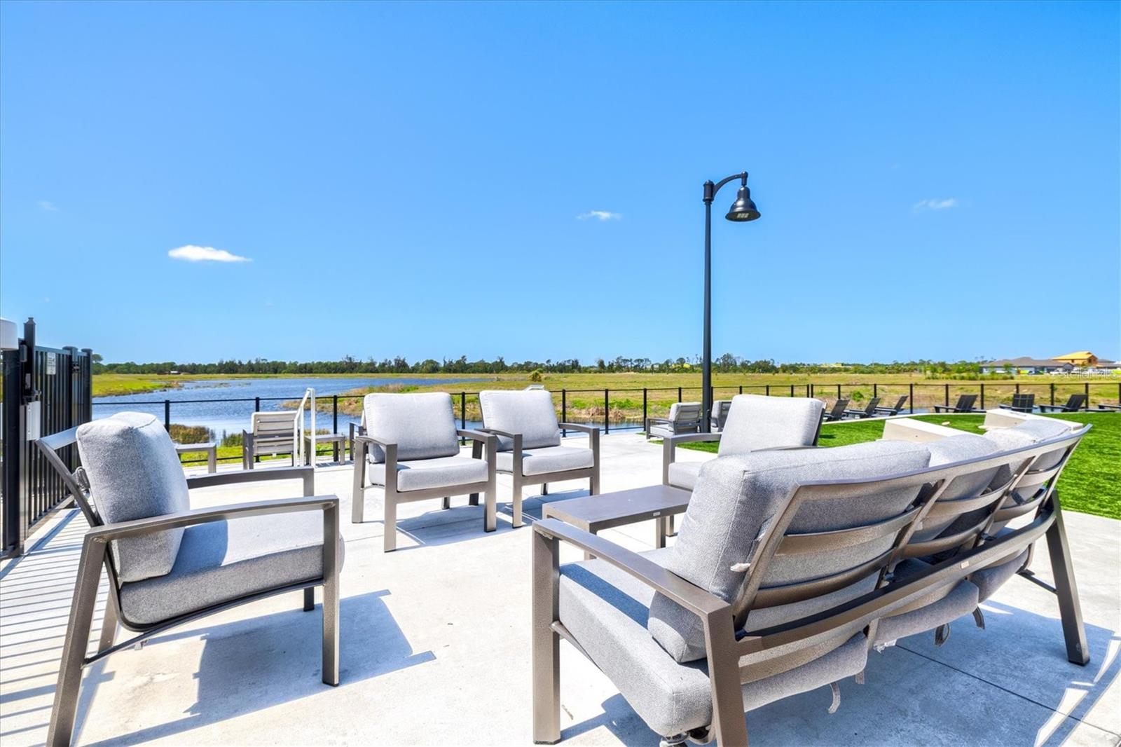 MAGNOLIA BAY - Residential