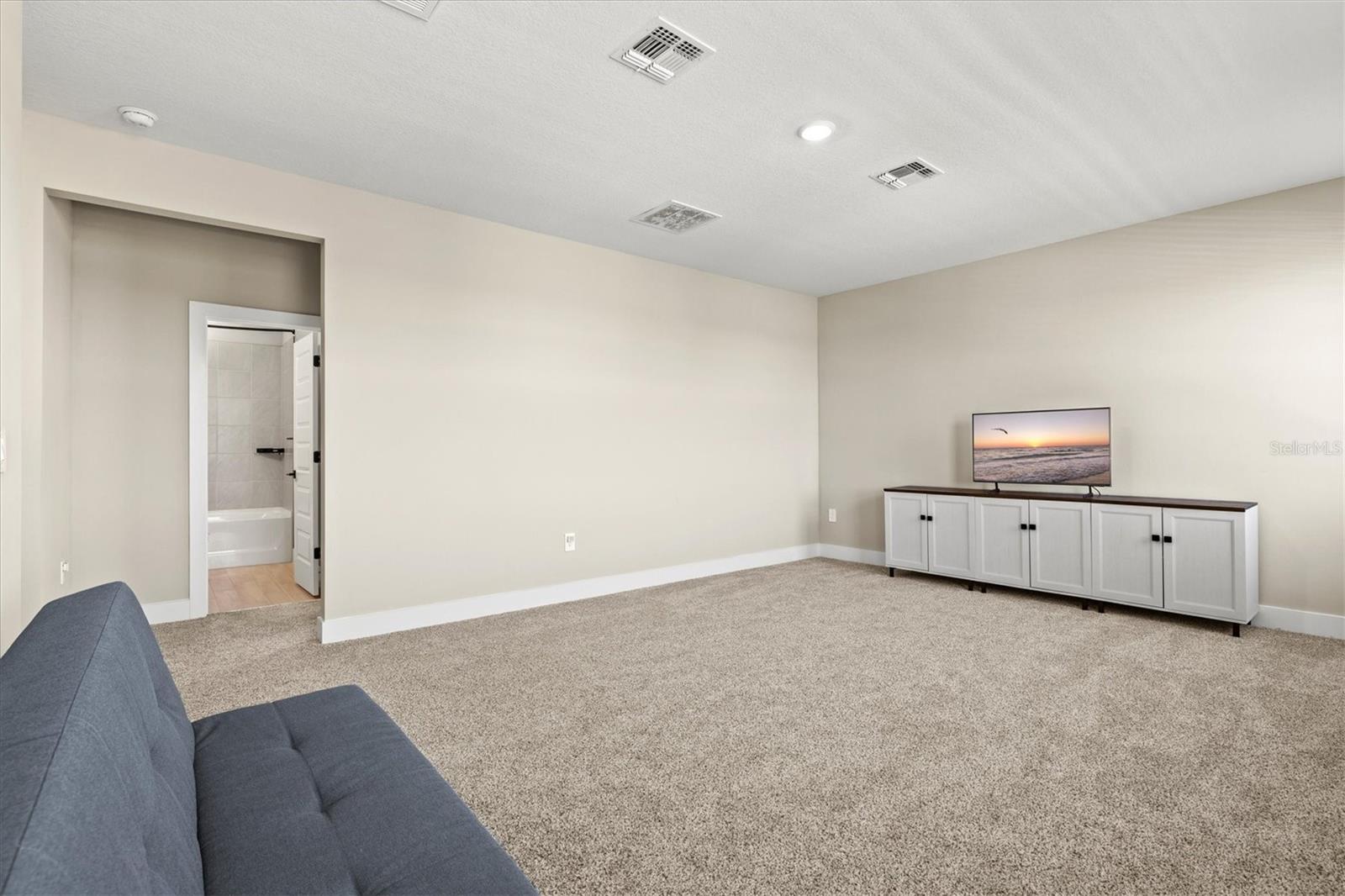 MAGNOLIA BAY - Residential