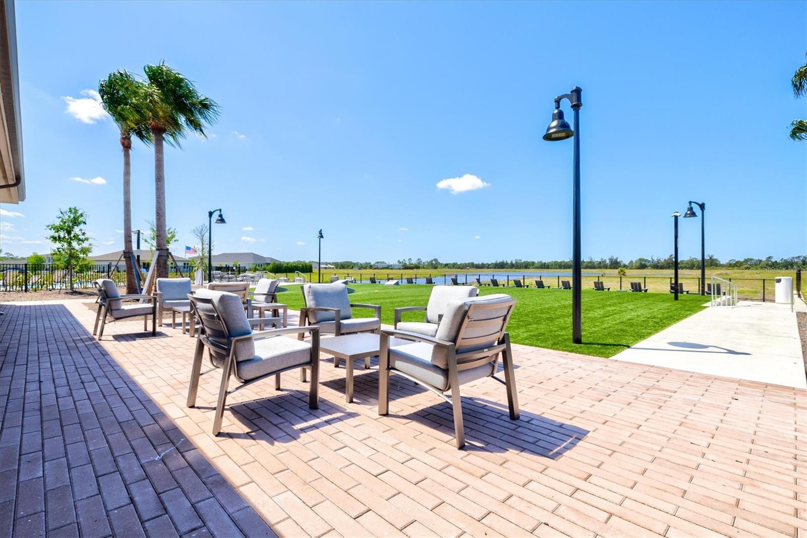 MAGNOLIA BAY - Residential