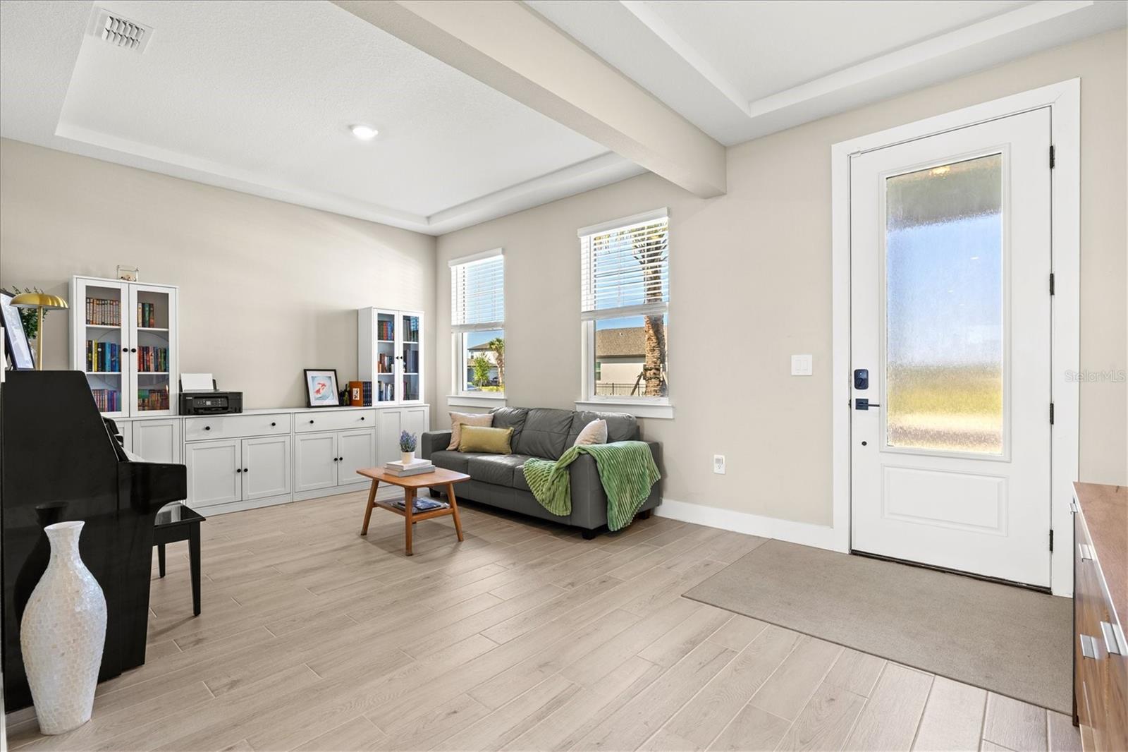 MAGNOLIA BAY - Residential