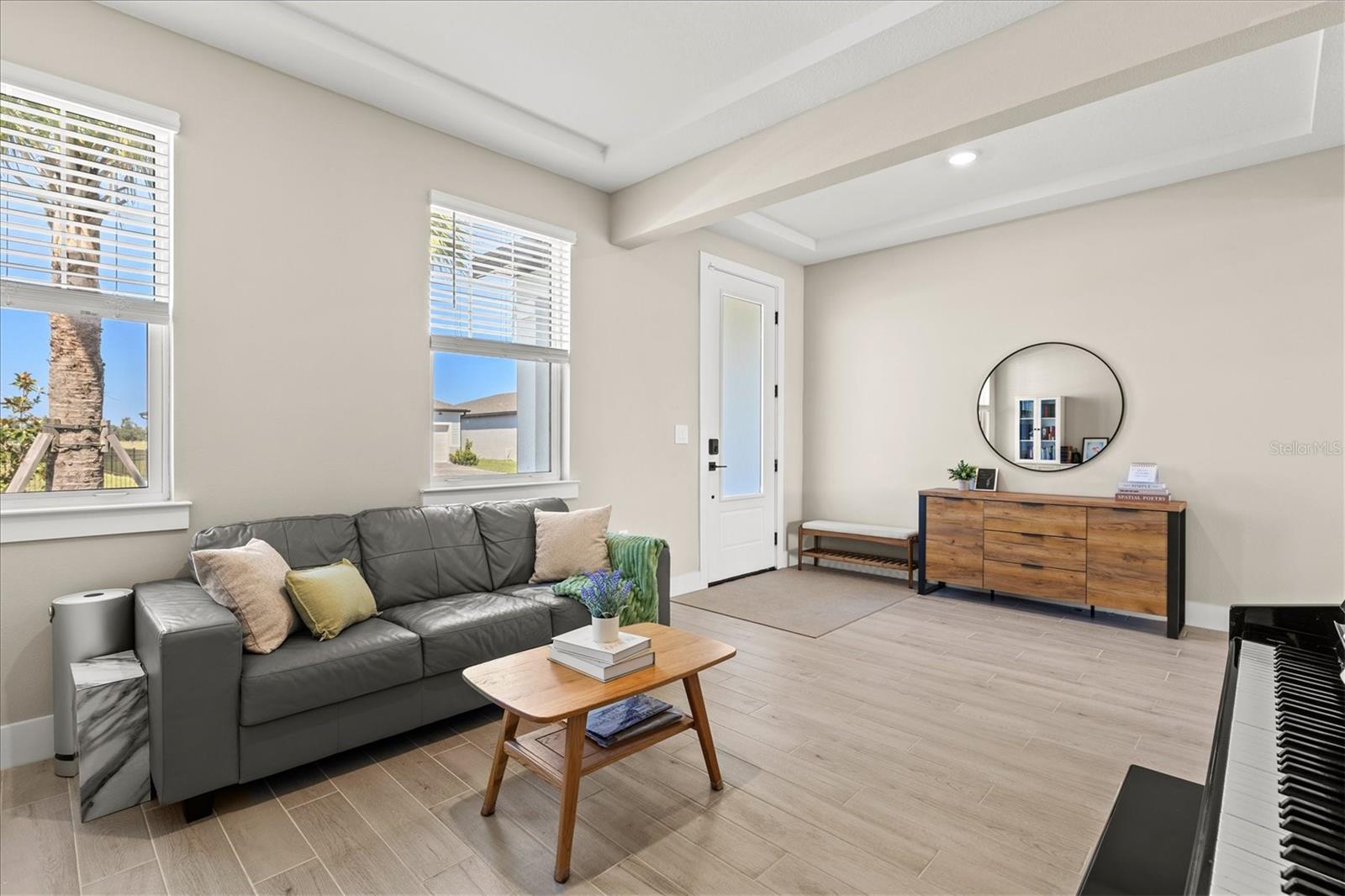 MAGNOLIA BAY - Residential