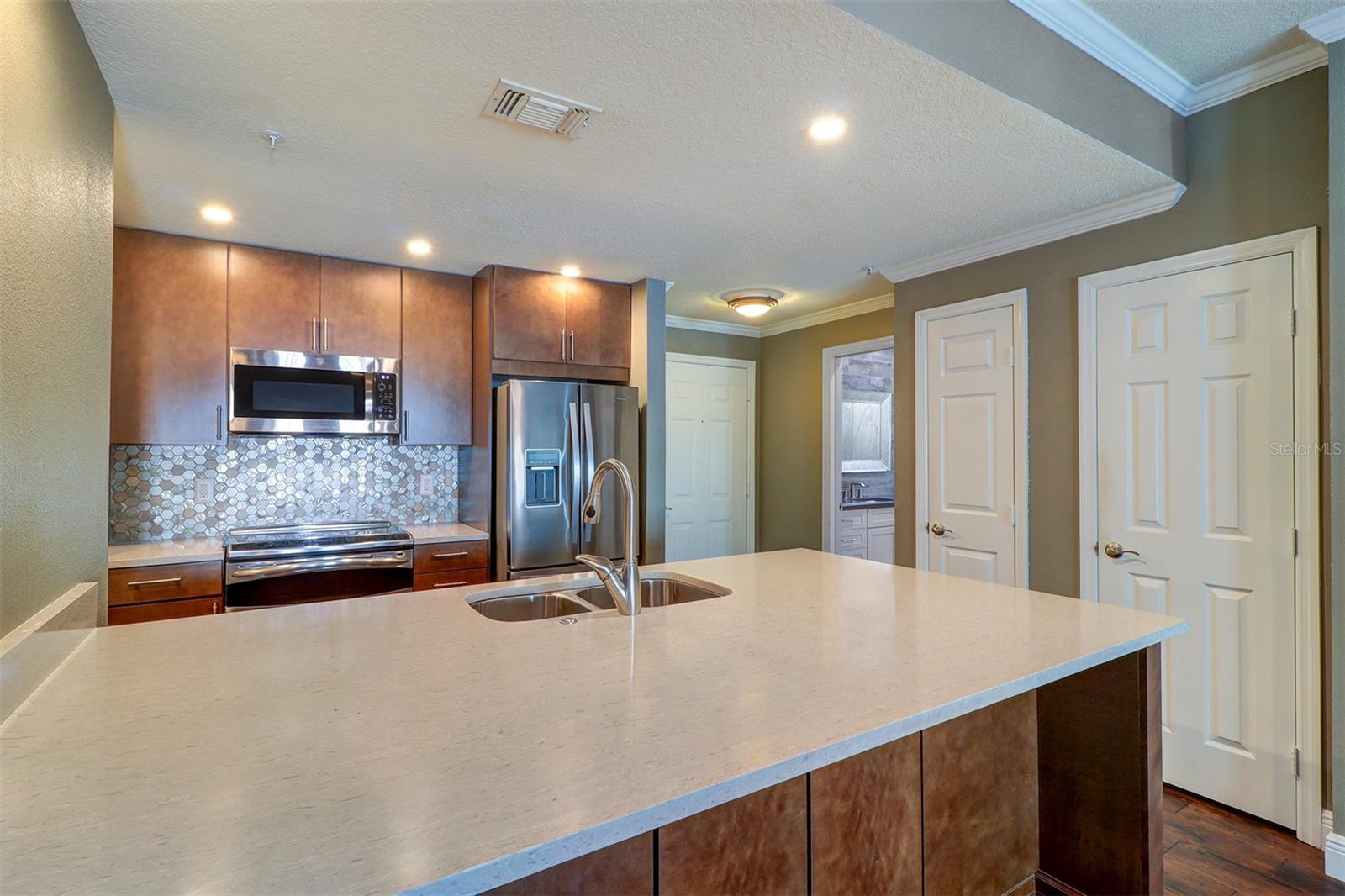 HYDE PARK WALK A CONDO - Residential