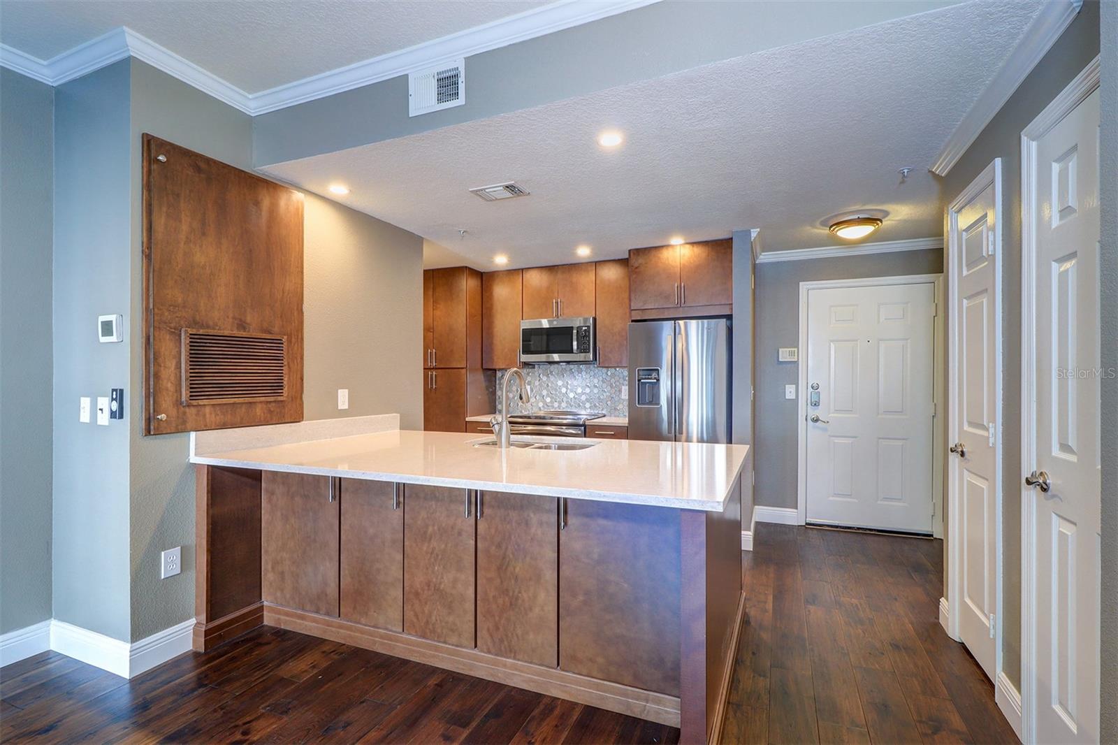 HYDE PARK WALK A CONDO - Residential