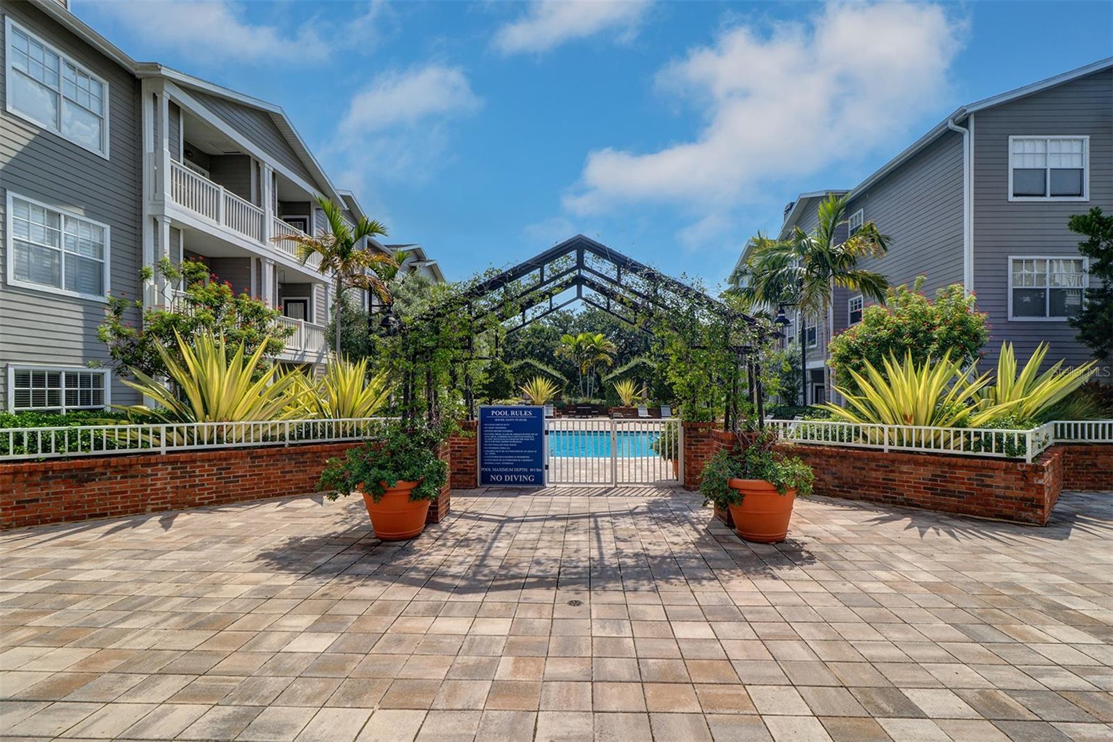 HYDE PARK WALK A CONDO - Residential