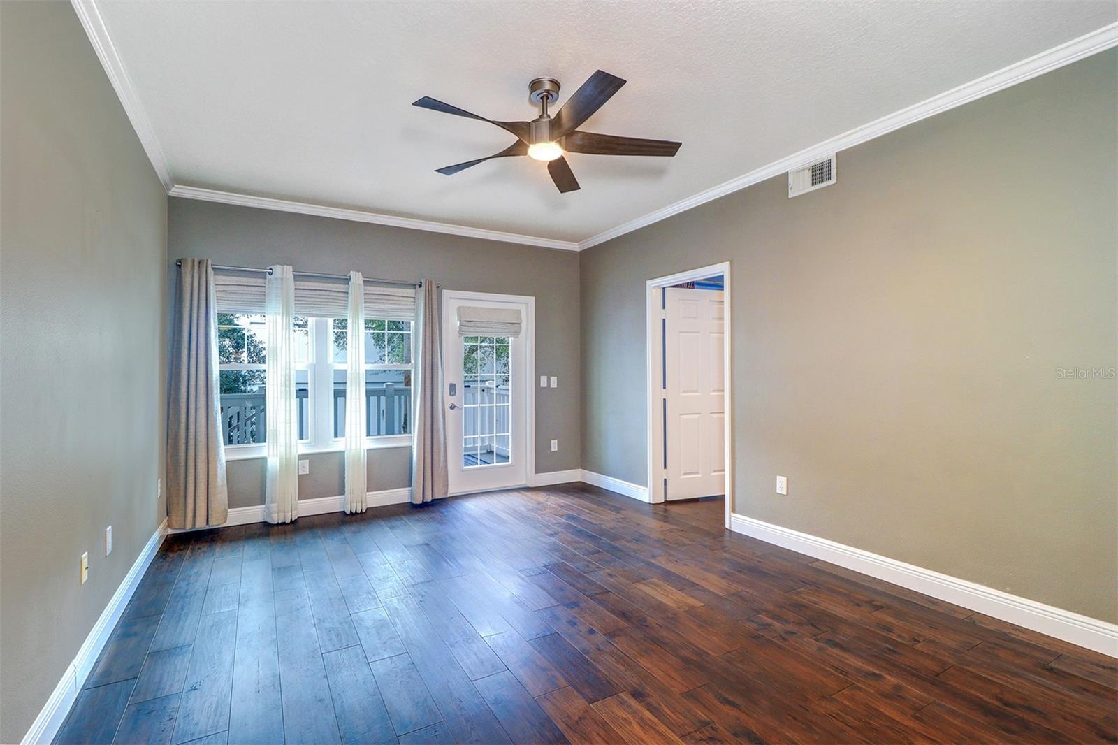 HYDE PARK WALK A CONDO - Residential