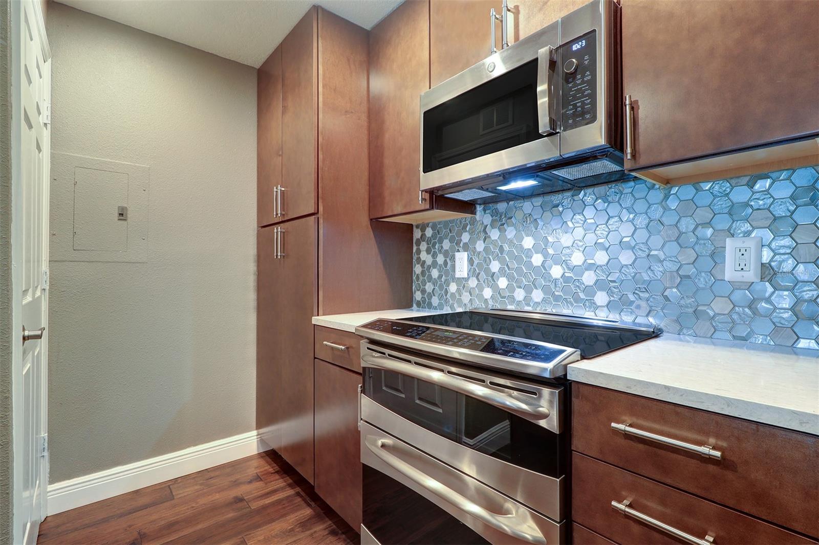 HYDE PARK WALK A CONDO - Residential