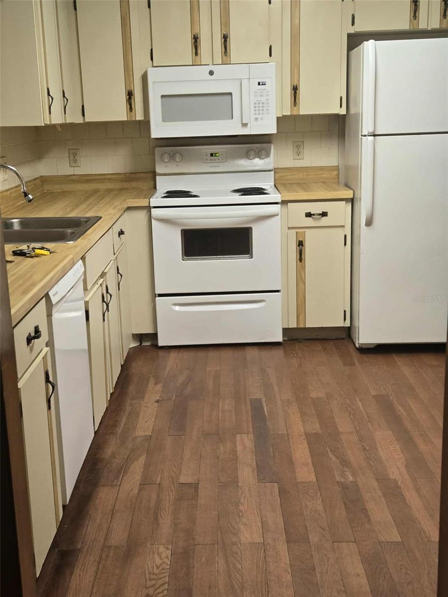 2725 TRAVELERS PALM DRIVE