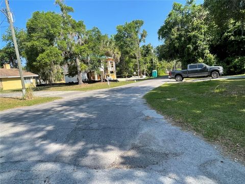 A home in CRYSTAL RIVER