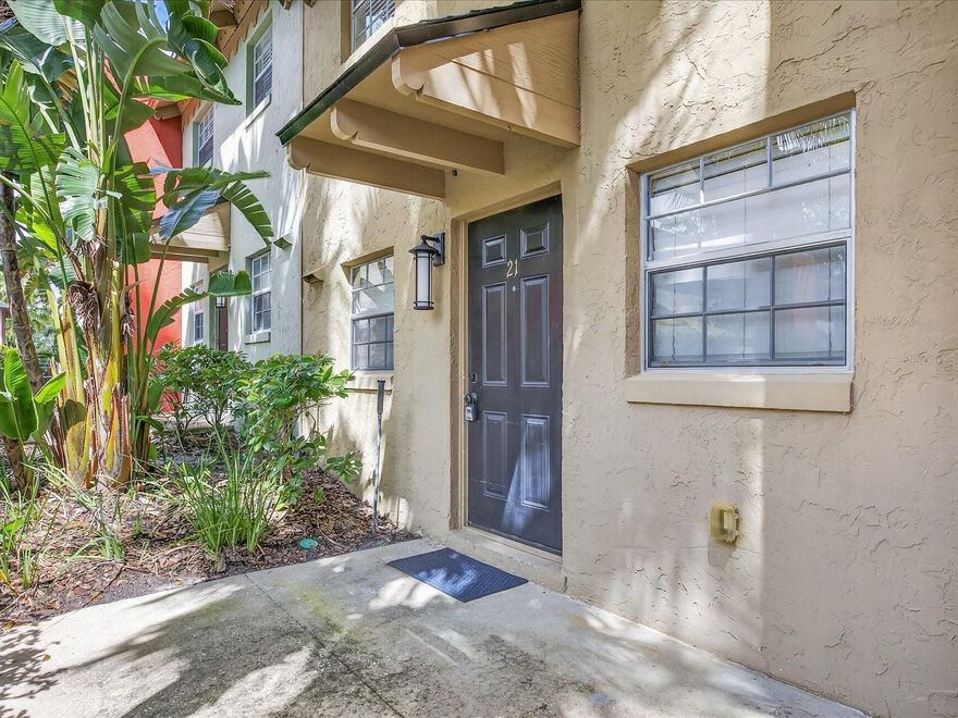 Live in the heart of downtown Orlando! This cozy one-bedroom, one-bathroom condo offers the perfect blend of comfort and city convenience and is available for rent now! Ideally located near the historic Thornton Park neighborhood and iconic Lake Eola, you’ll be just minutes from dining, shopping, entertainment, and local events.

The condo features an open-concept living and kitchen area, creating a functional and inviting space to relax or entertain. Residents also enjoy access to a private community pool—perfect for unwinding after a long day.

If you’re looking for a low-maintenance home with unbeatable access to everything downtown Orlando has to offer, this condo is a must-see.