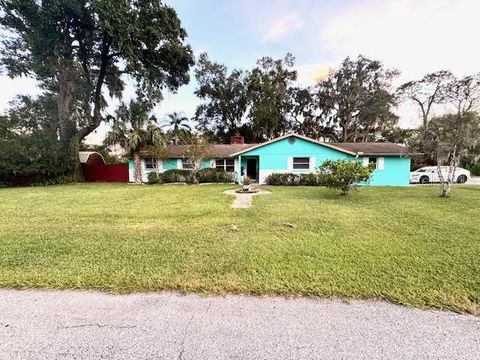 Photo of 708 Montreville Avenue, Deland, FL 32724 (MLS # O6350751)