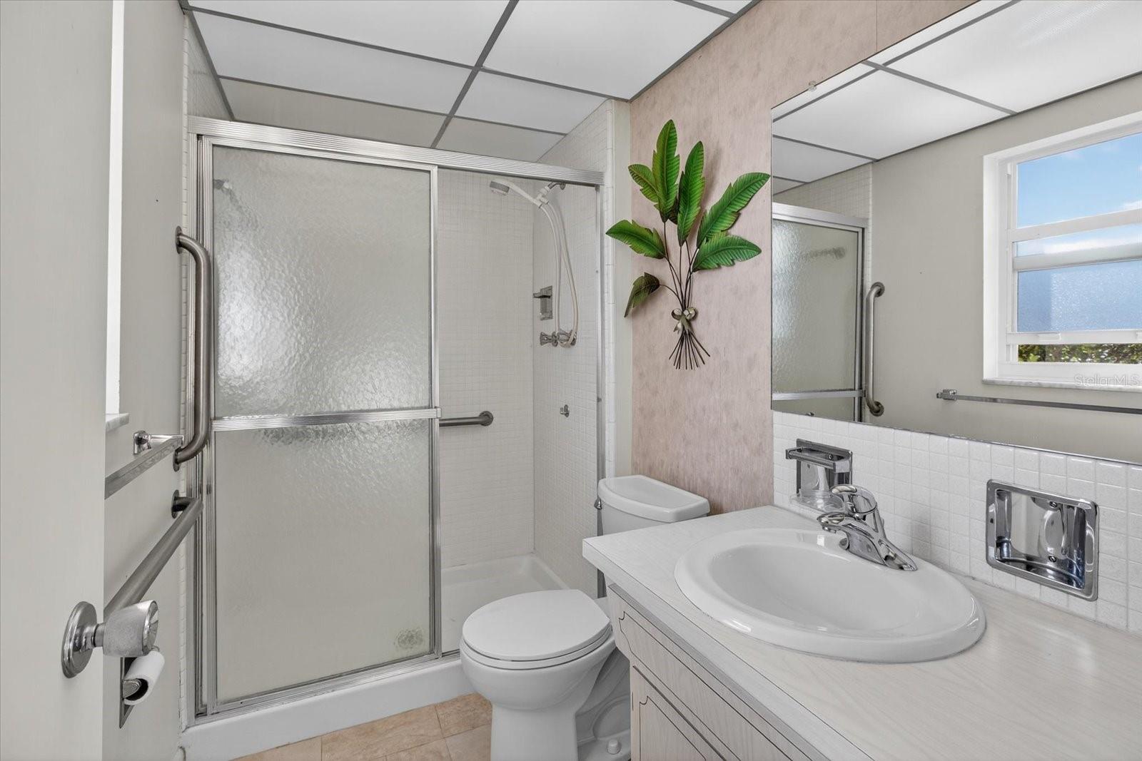 IMPERIAL PARK CO-OP BLDG - Residential