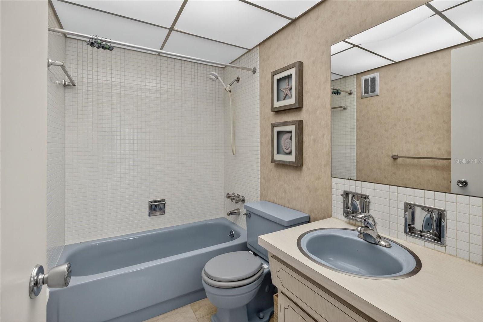 IMPERIAL PARK CO-OP BLDG - Residential