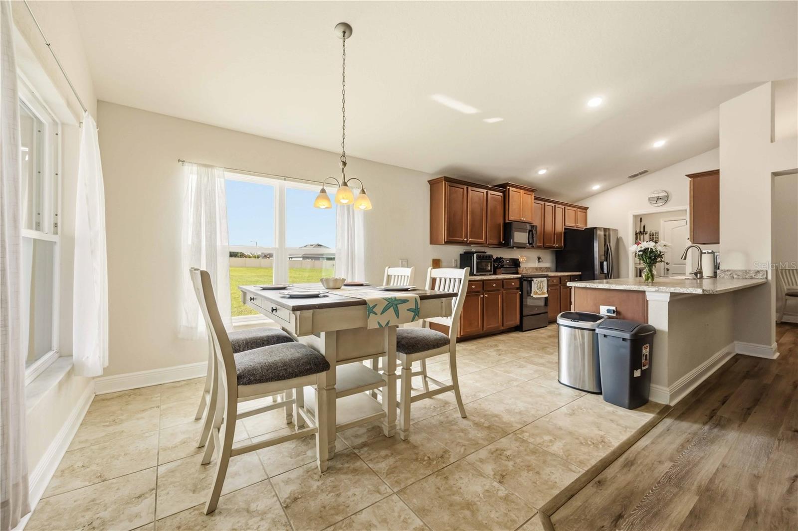 RIDGE/HLND MDWS - Residential