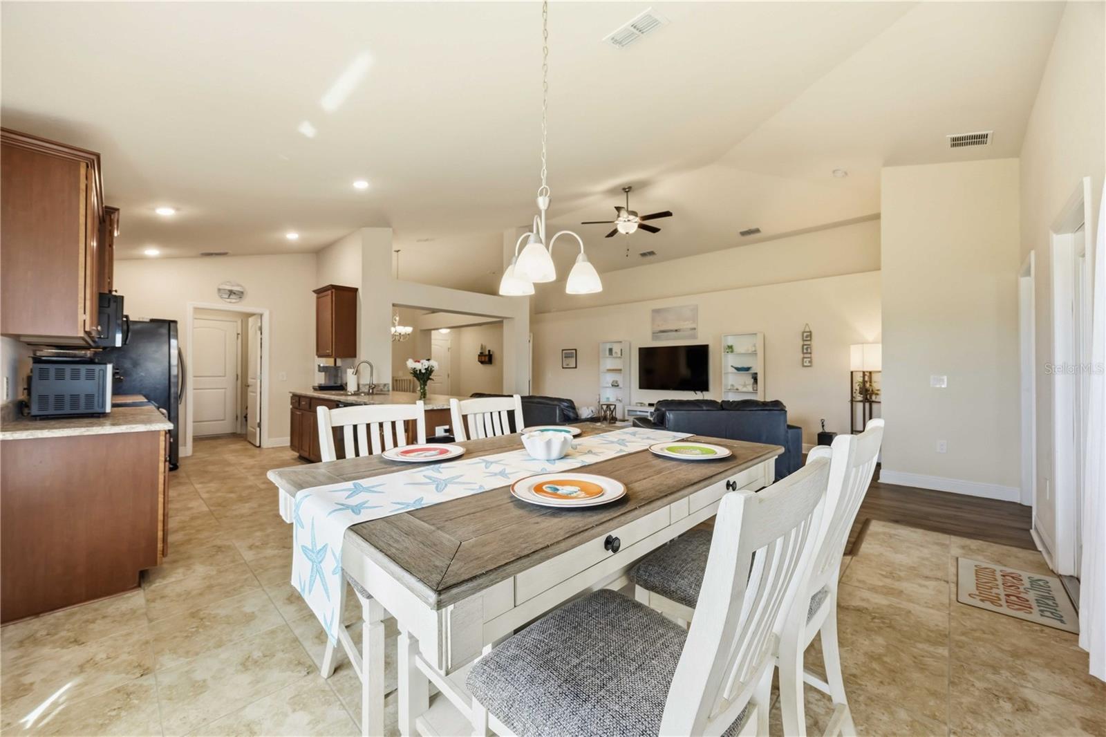 RIDGE/HLND MDWS - Residential