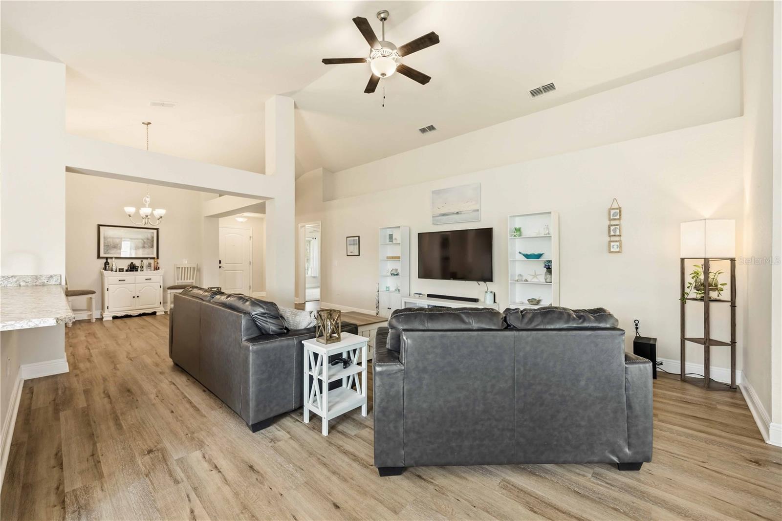 RIDGE/HLND MDWS - Residential